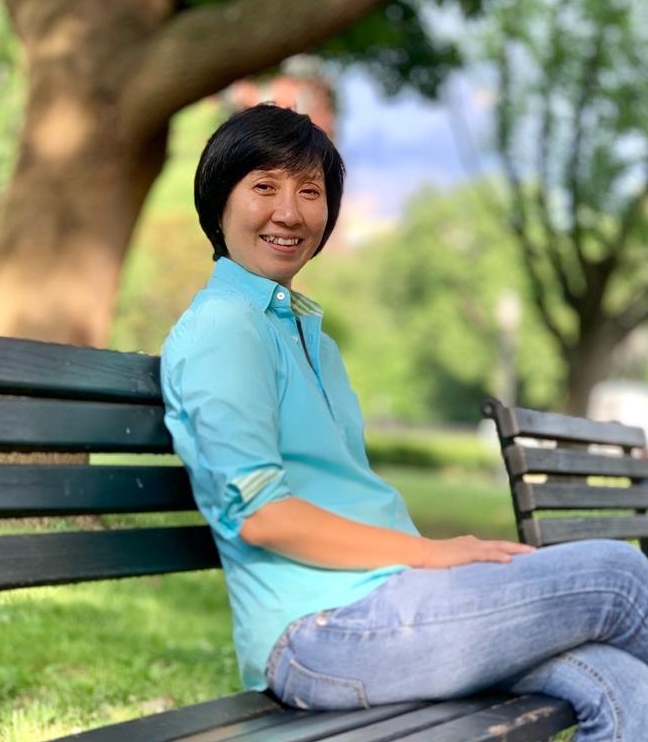 Head shot of Victoria Limadibrata